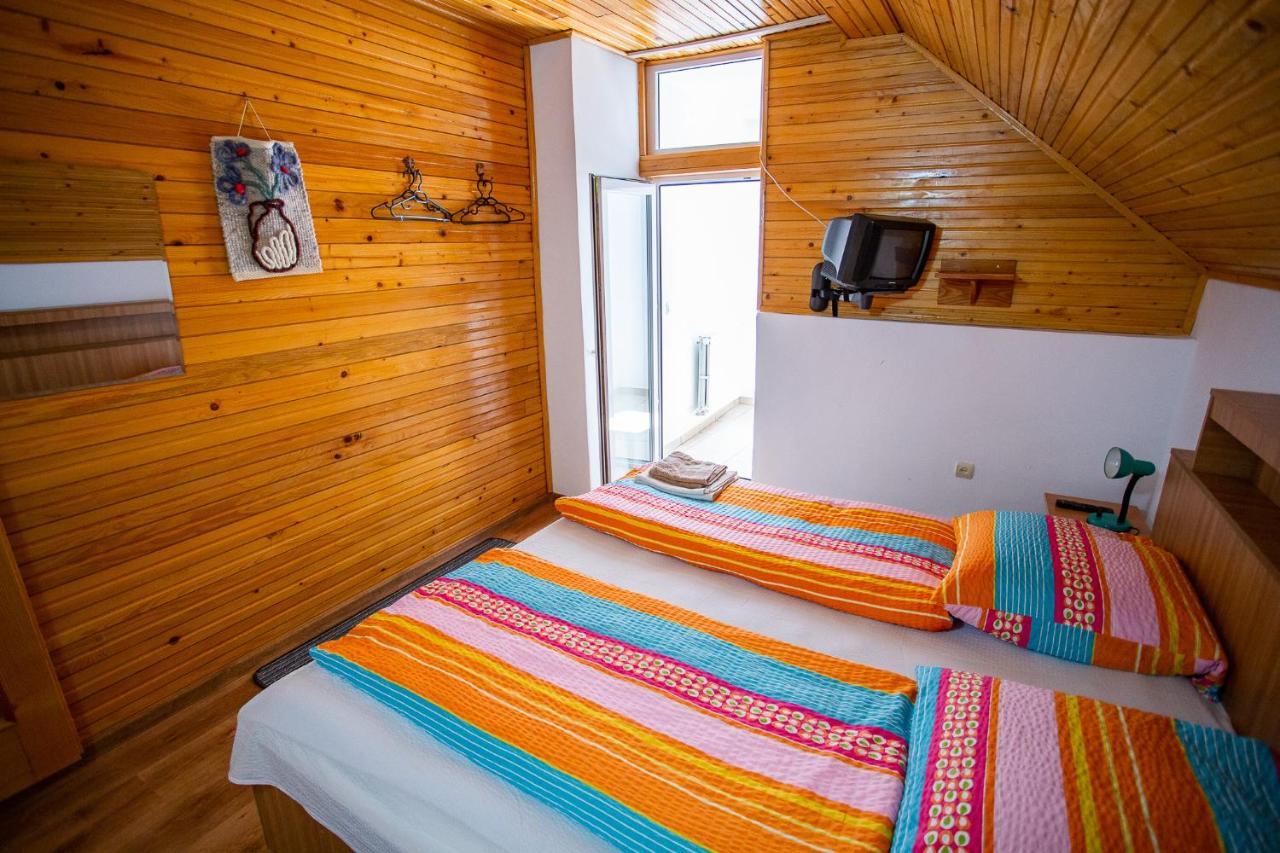 Casa Trandafirilor Hotel Cîrţişoara Buitenkant foto