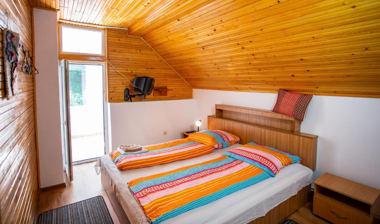 Casa Trandafirilor Hotel Cîrţişoara Buitenkant foto